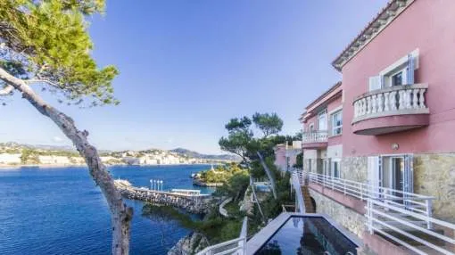 Exclusive seafront villa in Santa Ponsa Exclusive seafront villa in Santa Ponsa